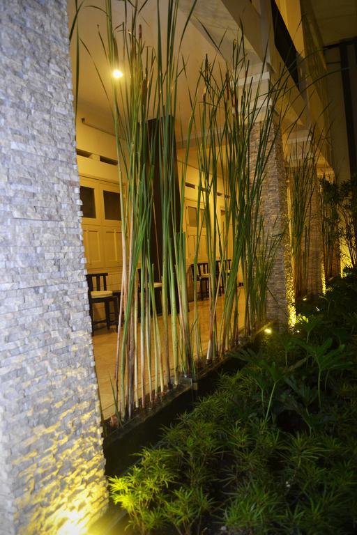 Srikandi Guesthouse 말랑 외부 사진